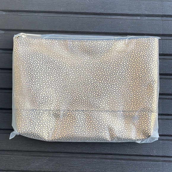 Tarte - Gold-Getter Makeup Bag - Picture 10 of 11